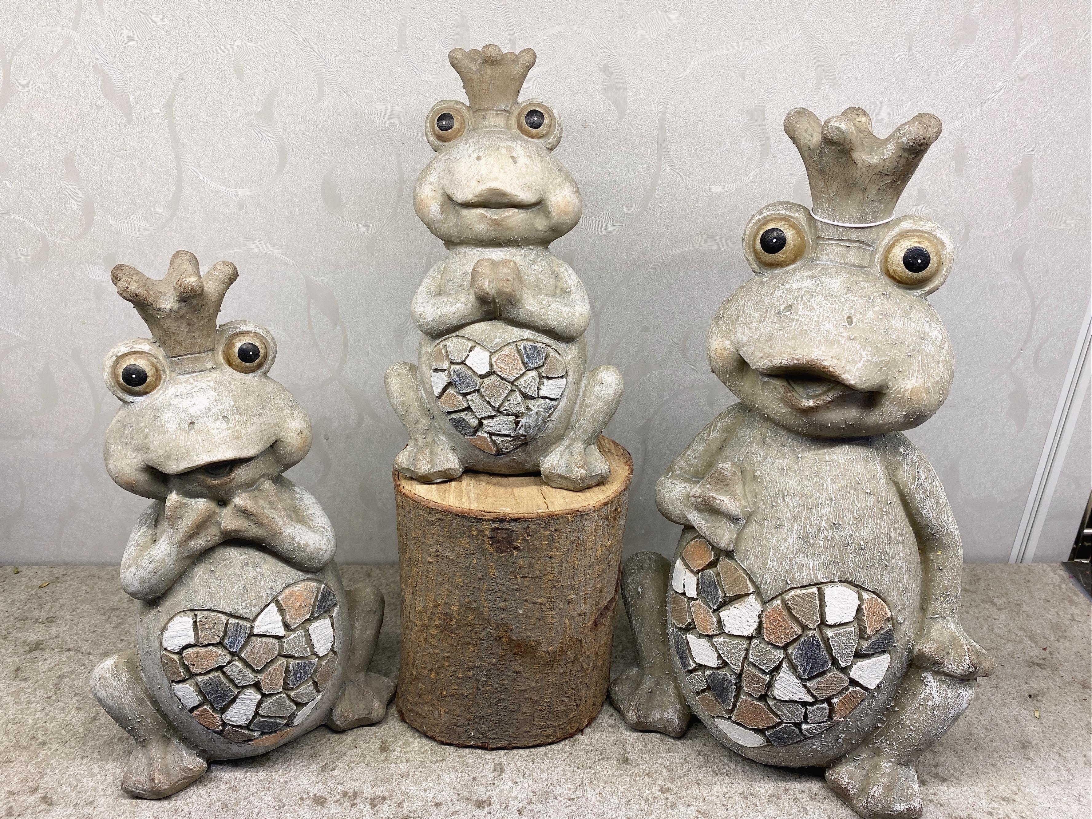 Stone Frog Decor